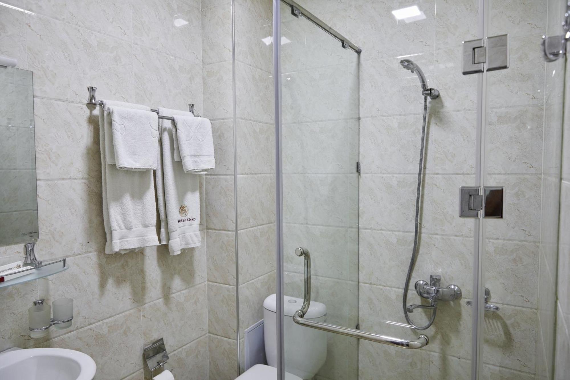 Hotel Art Palace Tashkent Ngoại thất bức ảnh